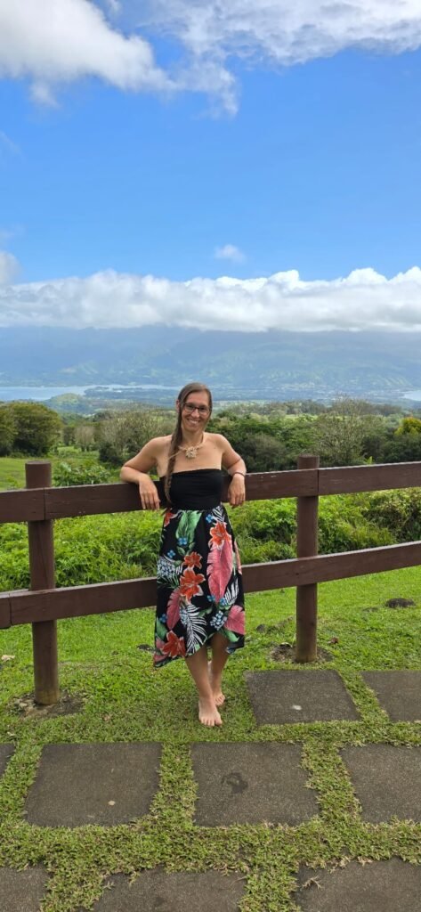ALT "photo de moi au belvédère de Taravao"