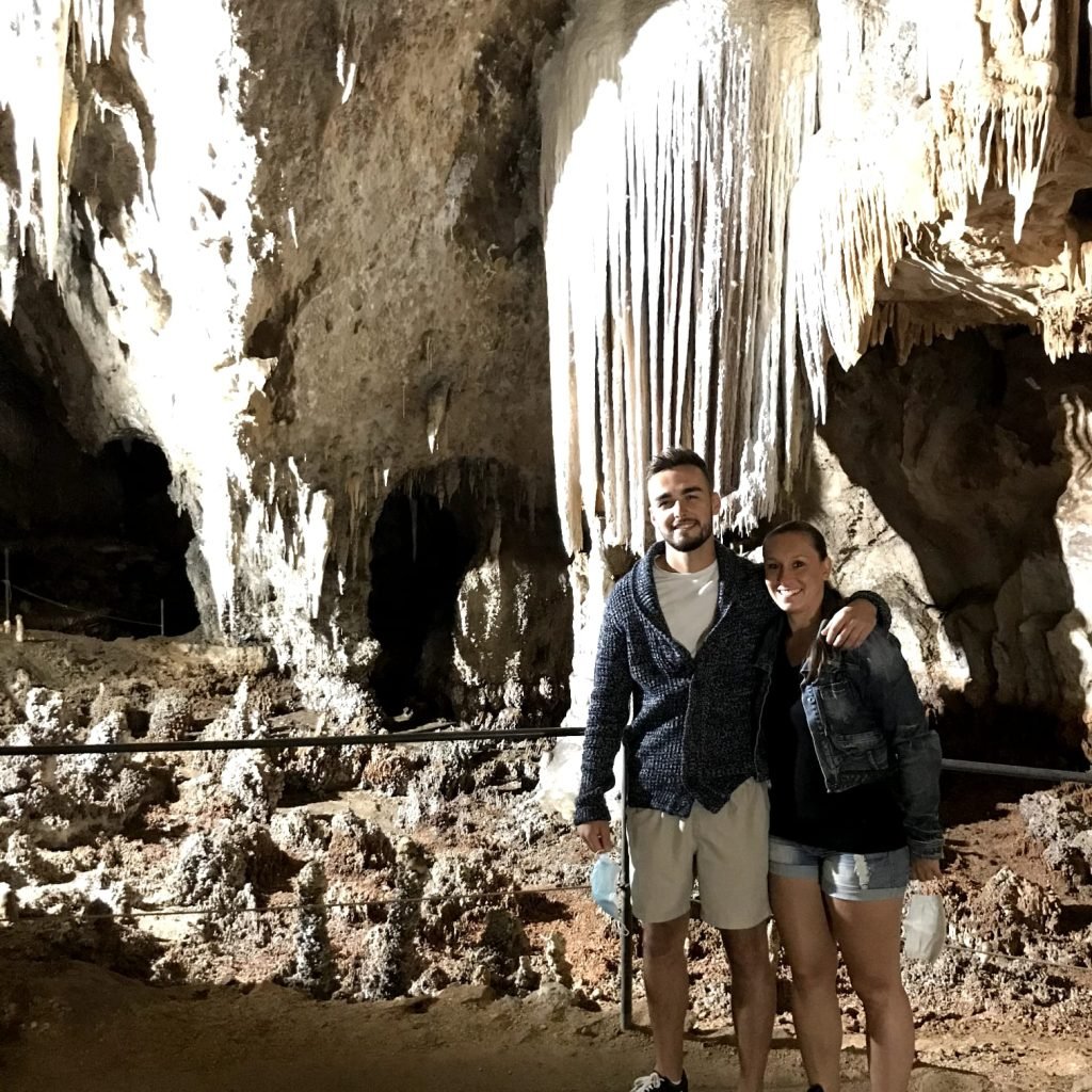 ALT" moi et mon conjoint en Sardaigne dans une grotte"