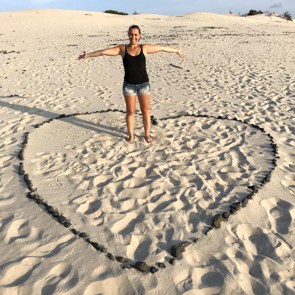 ALT" moi en photo en Sardaigne dans les dunes de sable"